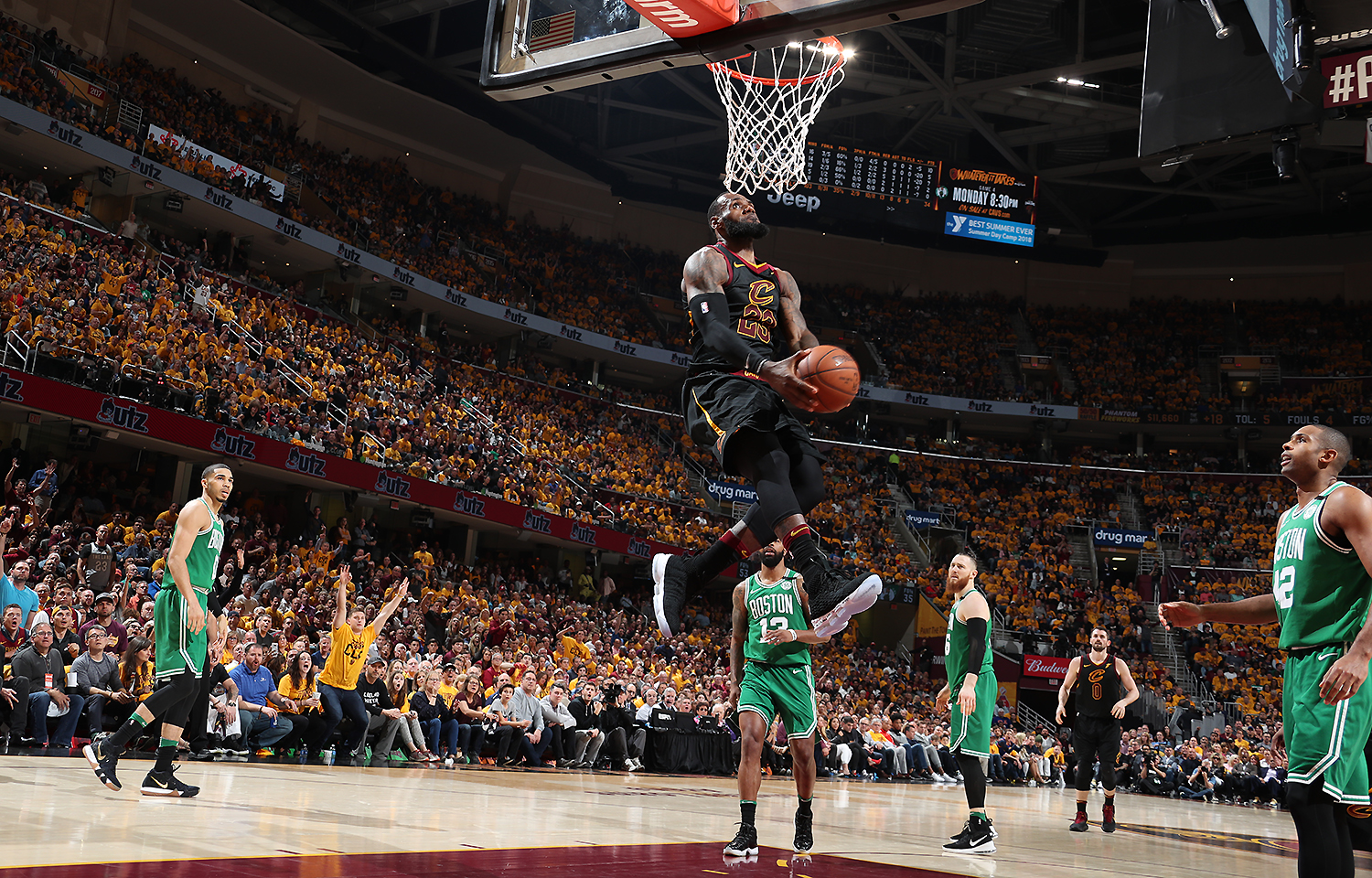 他选择贴地 他选择贴地